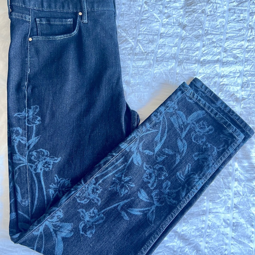White House Black Market High-Rise Sculpt Floral Slim Jeans, Size 6 Short NWOT